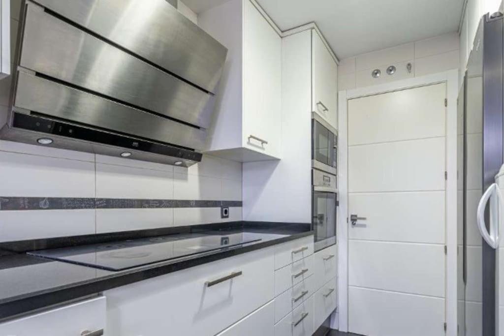 Impresionante Apartamento De 4 Dormitorios 3 Banos Y 2 Plazas De Garaje Madrid Buitenkant foto