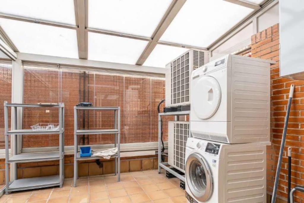 Impresionante Apartamento De 4 Dormitorios 3 Banos Y 2 Plazas De Garaje Madrid Buitenkant foto