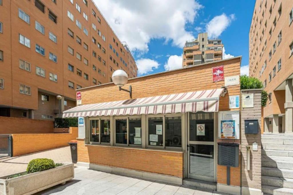 Impresionante Apartamento De 4 Dormitorios 3 Banos Y 2 Plazas De Garaje Madrid Buitenkant foto