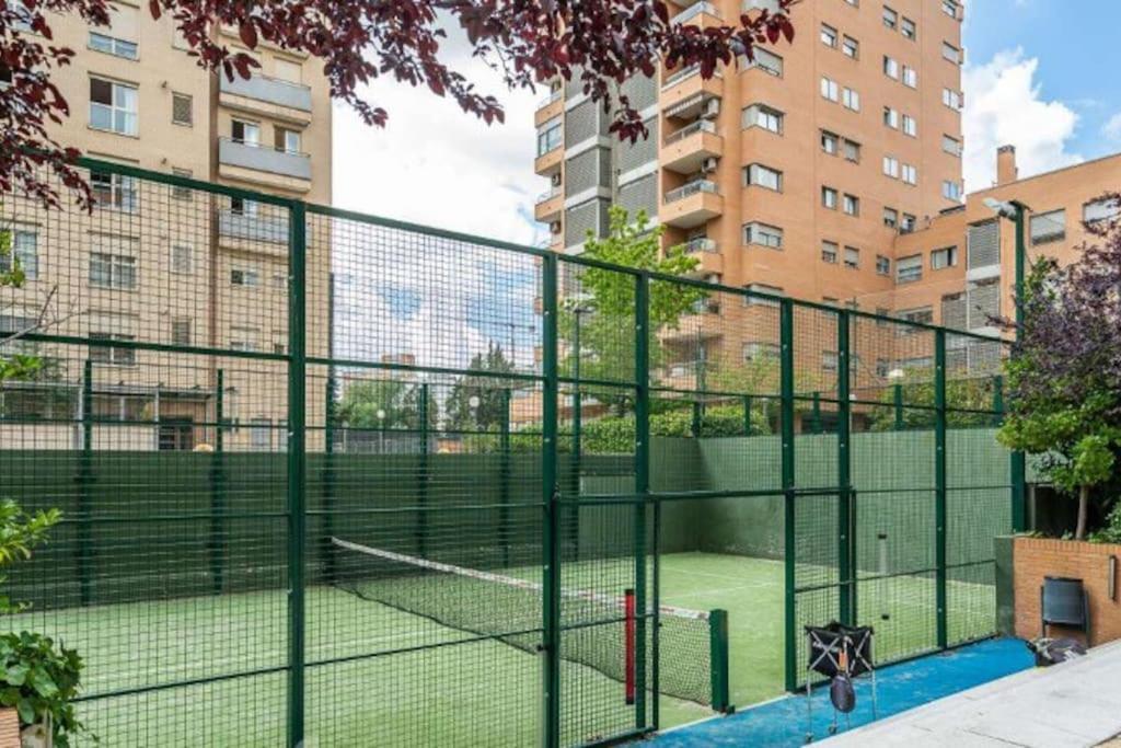Impresionante Apartamento De 4 Dormitorios 3 Banos Y 2 Plazas De Garaje Madrid Buitenkant foto